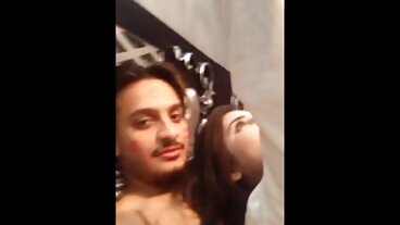 Абаносовата български porno принцеса мастурбира за вас