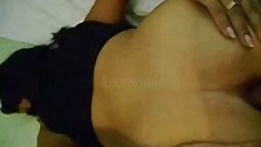GIRLSRIMMING - Ревнивата любовница porno klipove bg Шарлот Синс прави помия джанта на гаджето си