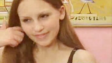 Атрактивна тийнейджърка блондинка с естествени български порно клипчета цици получава дълбок преглед на путка
