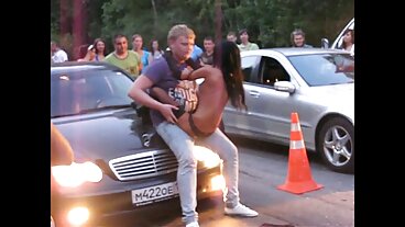 Малката порно клип бг доведена сестра коте показва космата си опашка на доведения брат