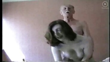 Междурасовото Би Би Си унищожава русата блудница български секс видео