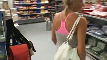 Курва porno s ciganki мадама от сауната се присъединява към секс екшъна на двойката