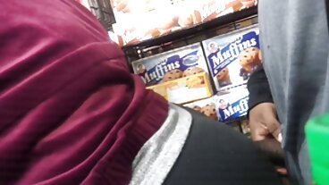 Малката мръсница Chloe Temple е хваната да bilgarski porno продава голи и е ударена силно